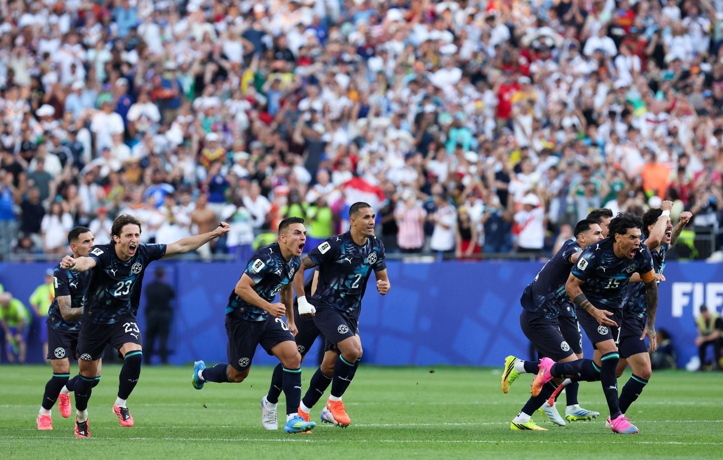 El Viejo Mundo se fue al final de una memorable velada de peños… El resumen de la noche El Viejo Mundo se fue al final de una memorable velada de peños… El resumen de la noche